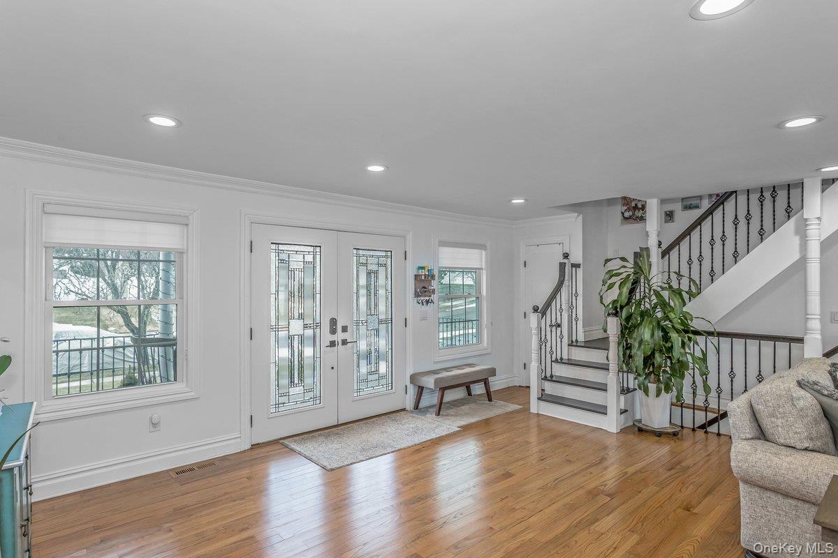 #5 photo, 7 Sebree Place, Plainview , NY 11803