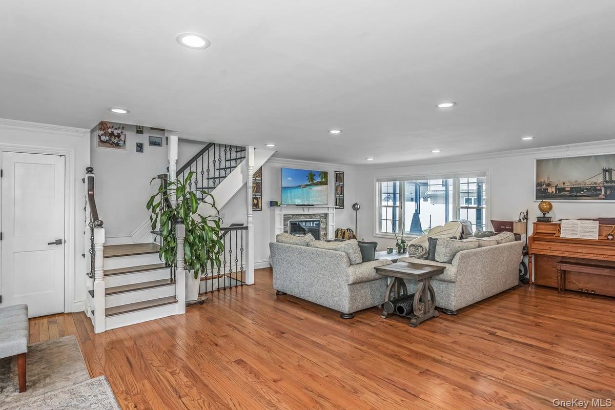 #6 photo, 7 Sebree Place, Plainview , NY 11803