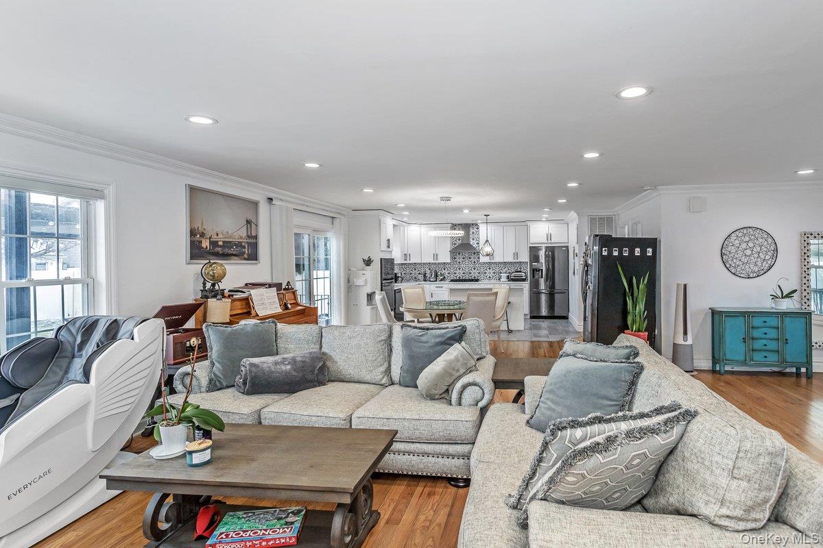 #7 photo, 7 Sebree Place, Plainview , NY 11803