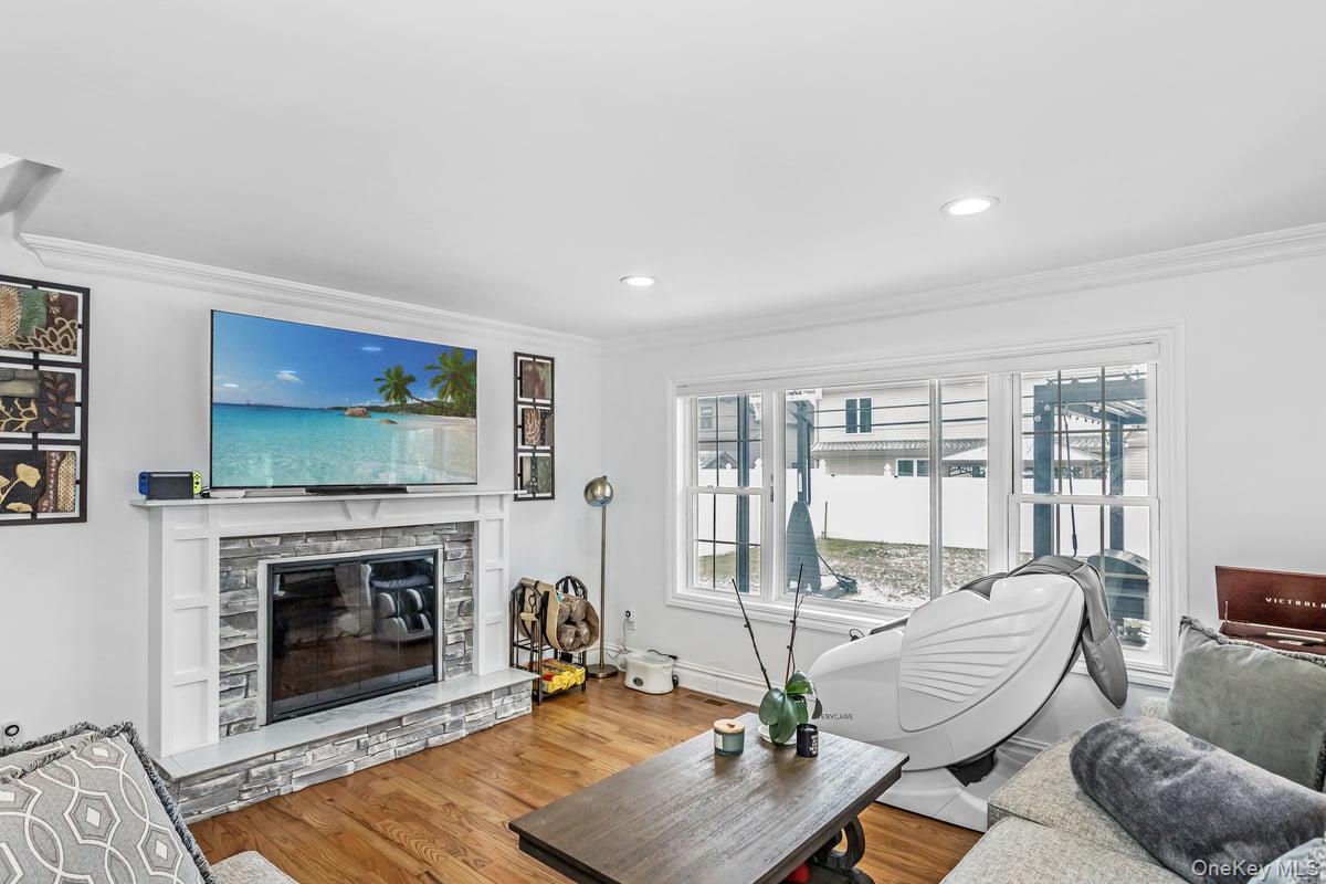 #9 photo, 7 Sebree Place, Plainview , NY 11803