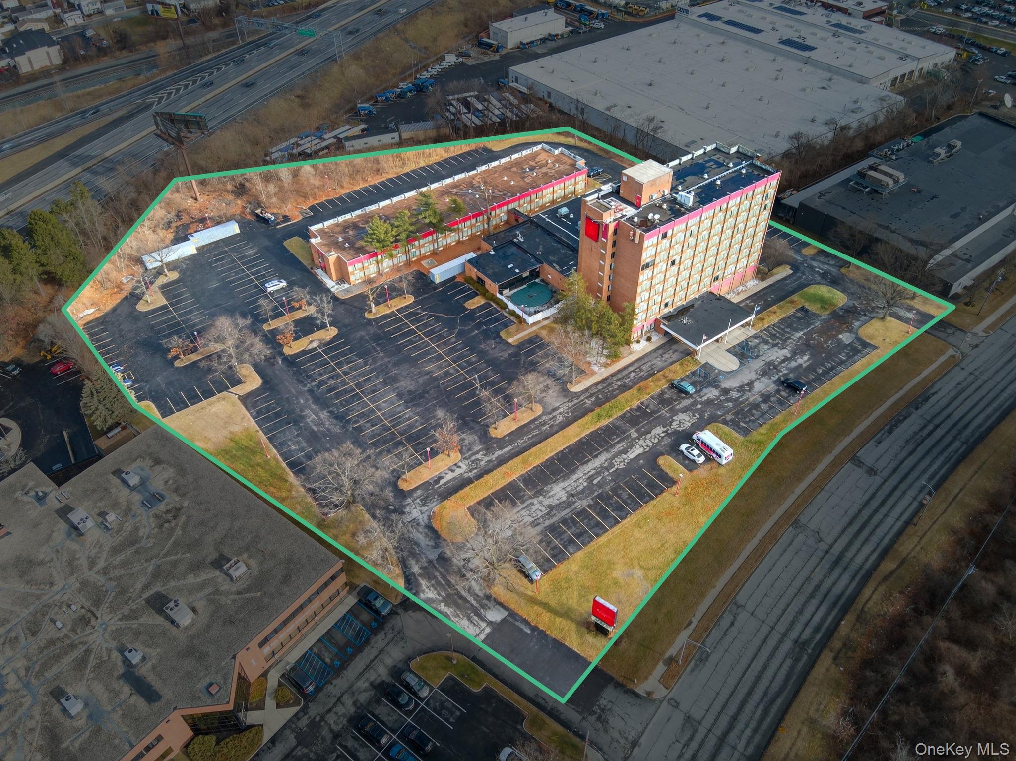 #10 photo, 3 Watervliet Ave Ext, 纽约州 Colonie , NY 12206