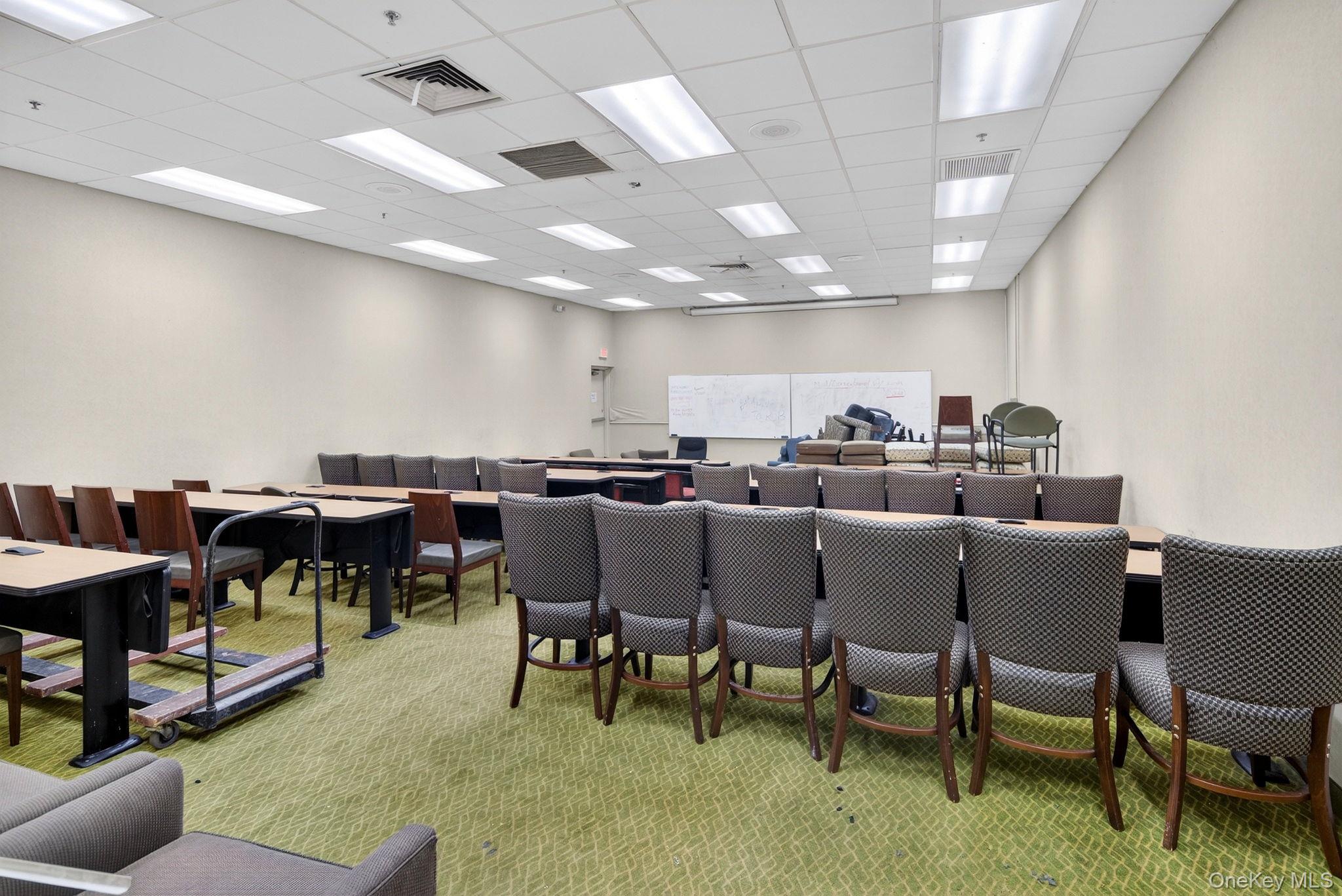 #16 photo, 3 Watervliet Ave Ext, 纽约州 Colonie , NY 12206