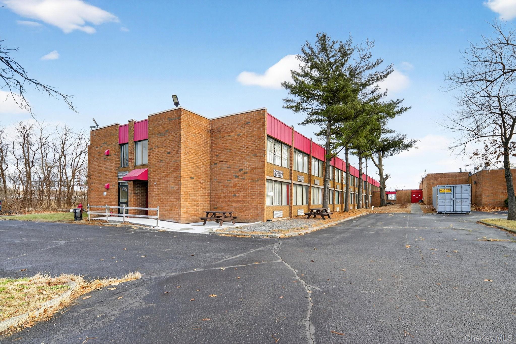 #8 photo, 3 Watervliet Ave Ext, 纽约州 Colonie , NY 12206