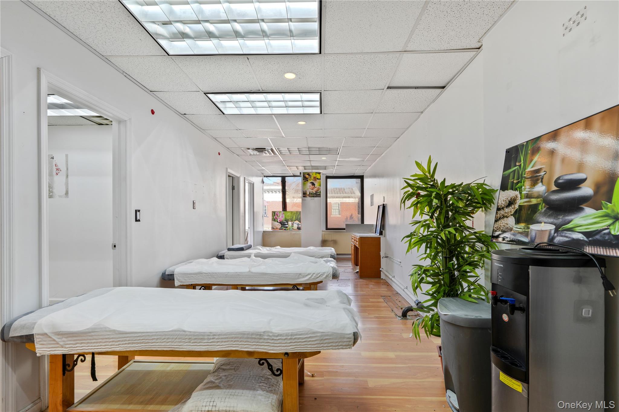 #12 photo, 41-60 Main Street, Куинс ‖ Elmhurst , NY 11355