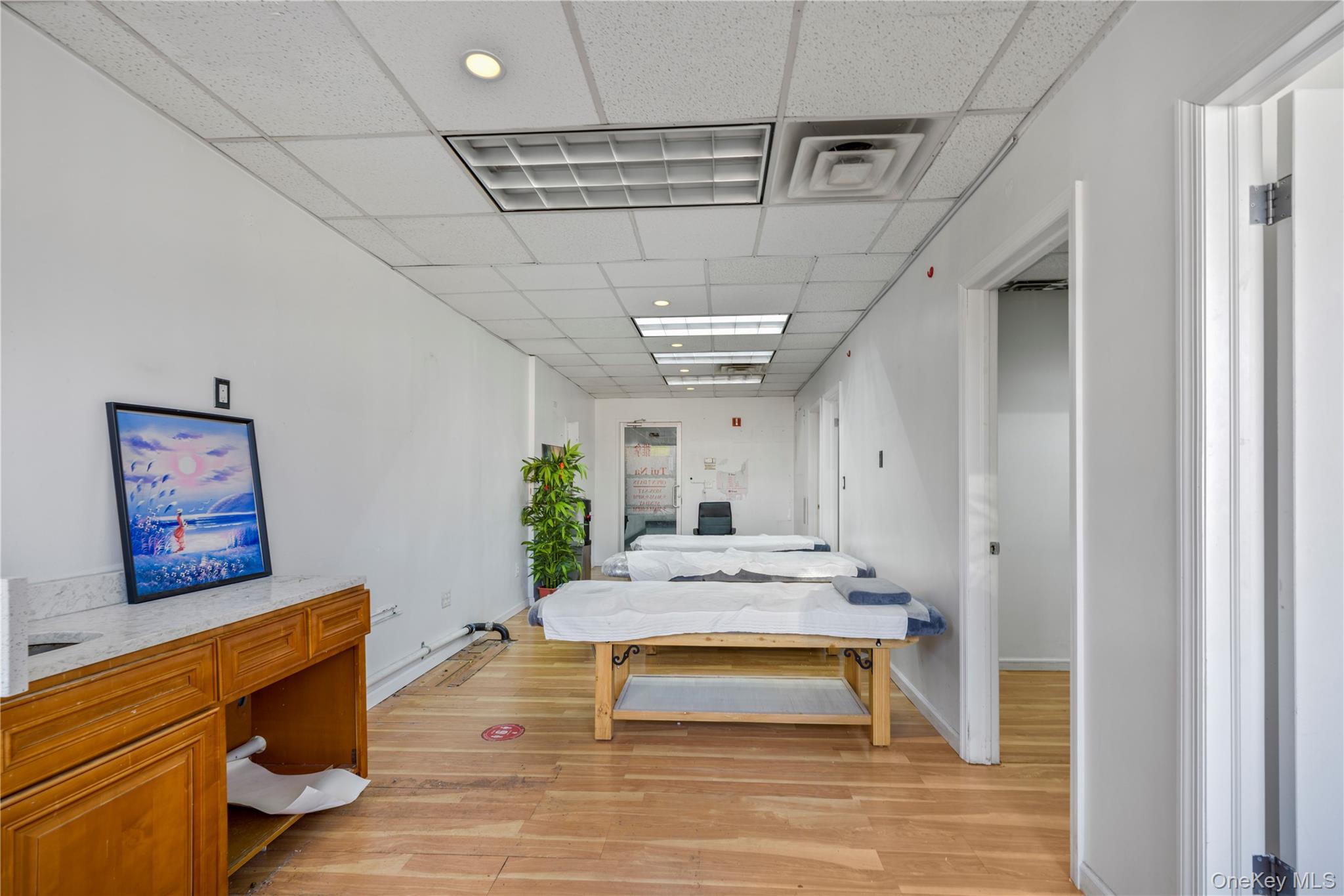 #15 photo, 41-60 Main Street, Куинс ‖ Elmhurst , NY 11355