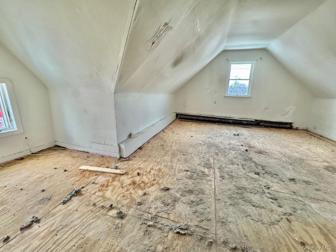 #10 photo, 622 Broadway, Amityville , NY 11701