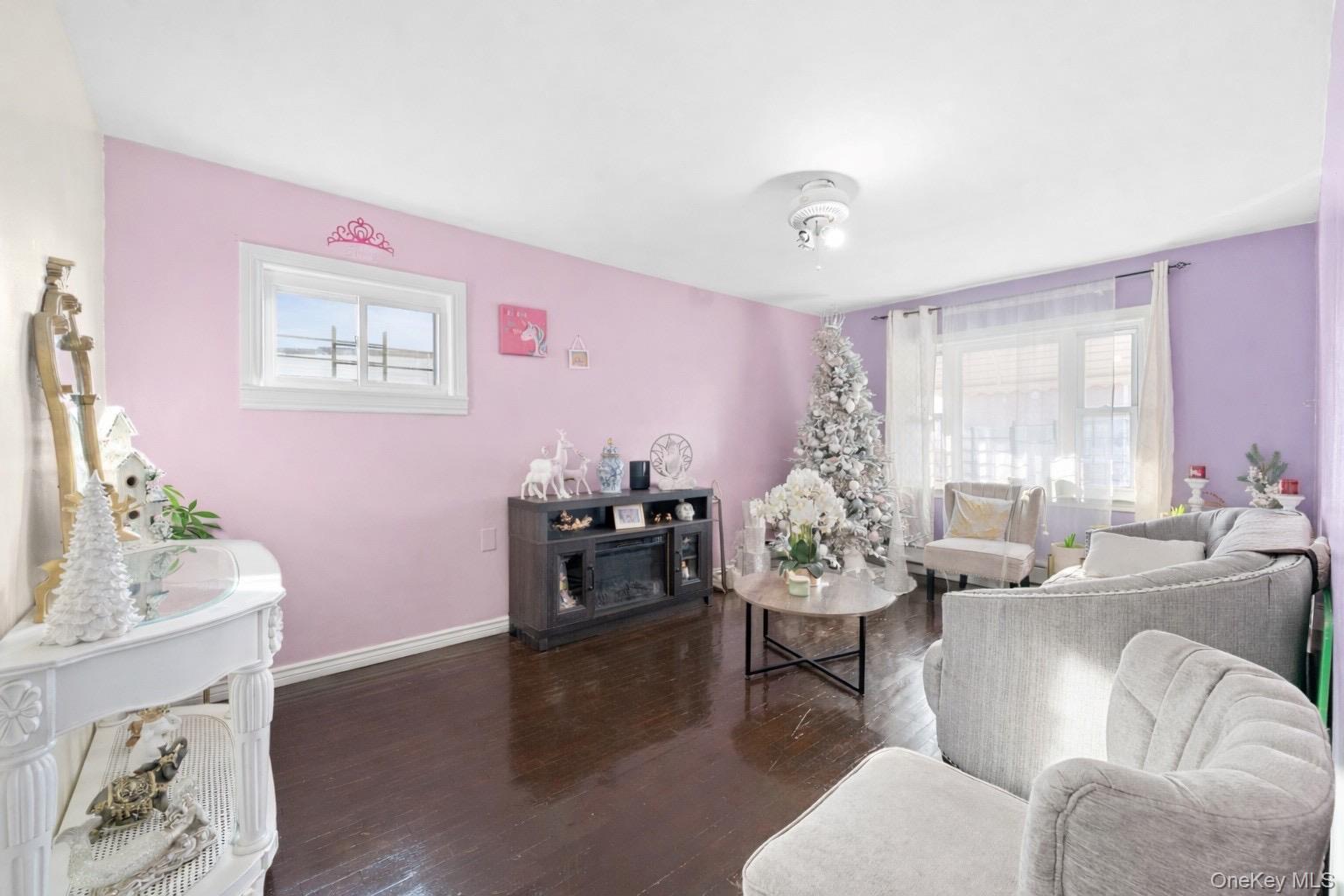 #15 photo, 1031 E 225, הברונקס Bronx , NY 10466