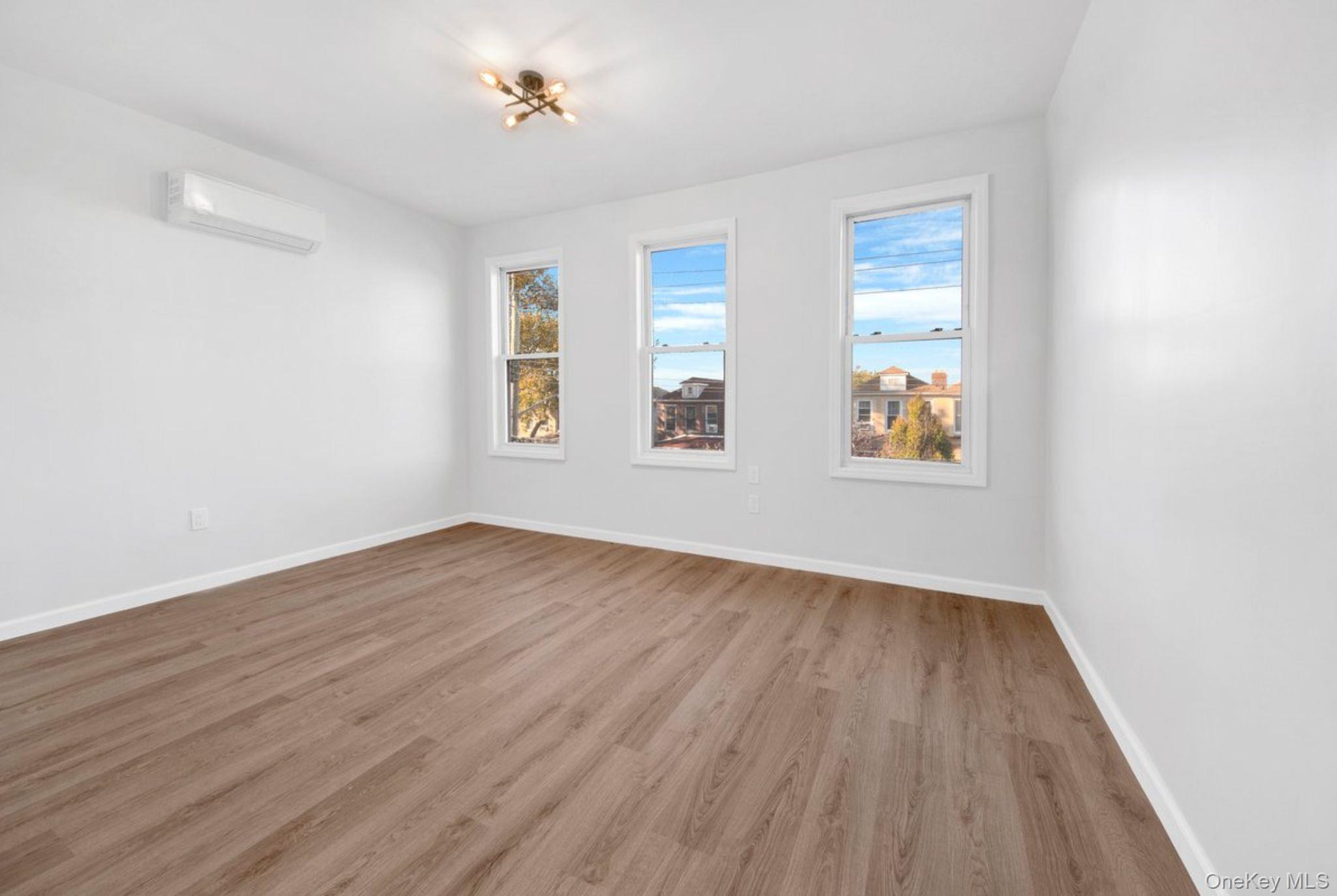 #16 photo, 3232 Fenton Avenue, Bronx , NY 10469