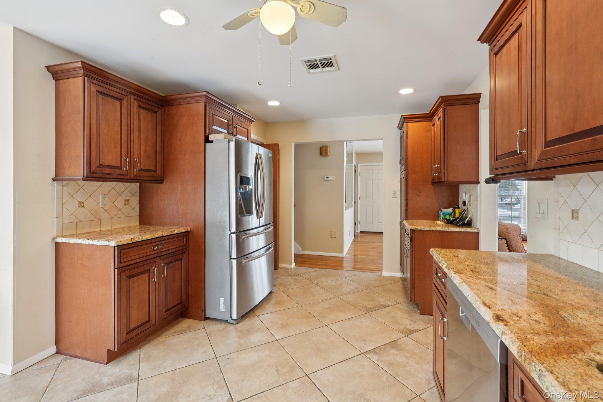 #19 photo, 12 Stratford Place, New City , NY 10956