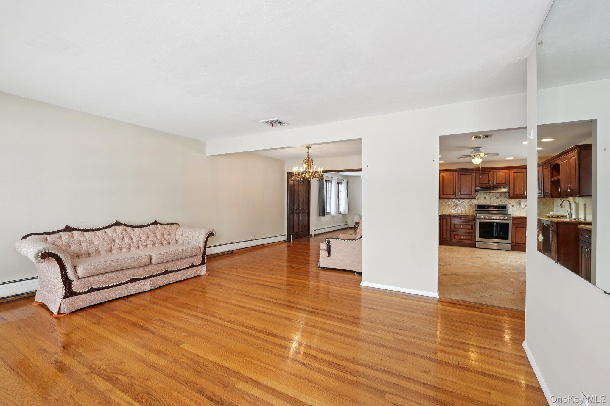 #7 photo, 12 Stratford Place, New City , NY 10956