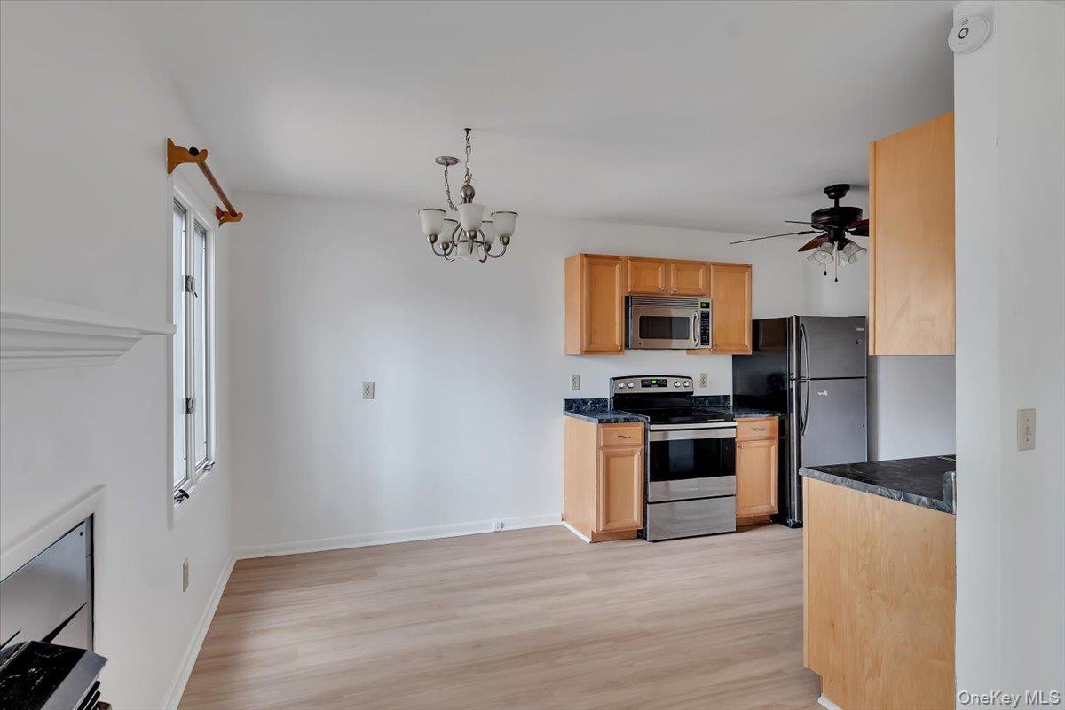 #13 photo, 20 Heartwood Court, 纽约州 Call Listing Agent , NY 12065