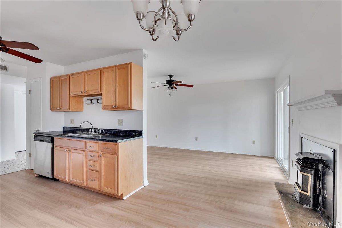 #17 photo, 20 Heartwood Court, 纽约州 Call Listing Agent , NY 12065