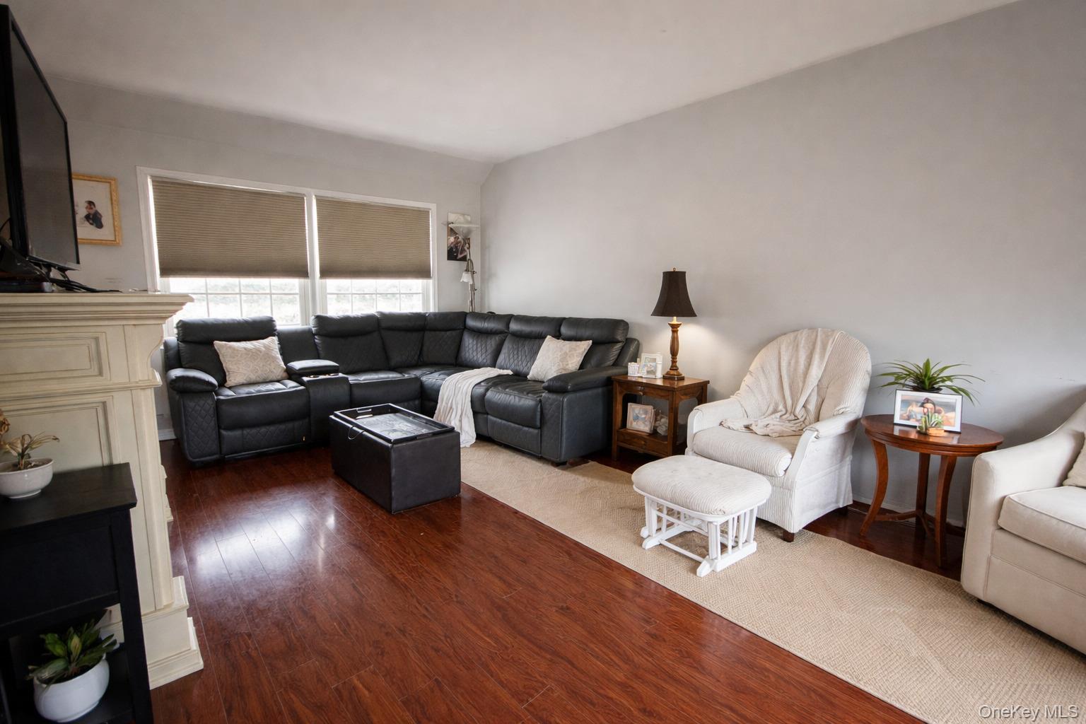 #6 photo, 9 Katie Court, Lake Grove , NY 11755