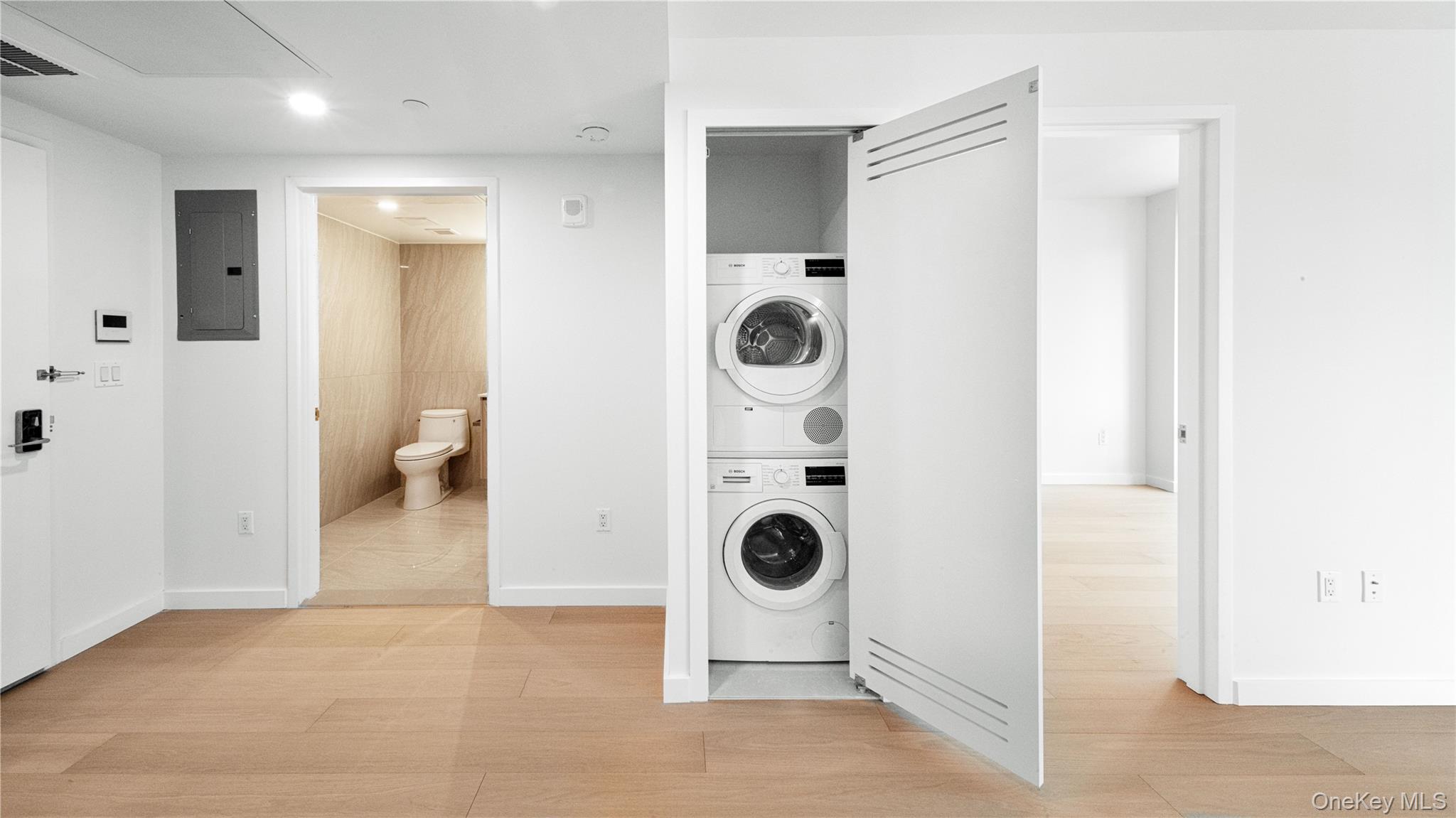 #12 photo, 33-71 Prince Street, फ्लशिंग Flushing , NY 11354