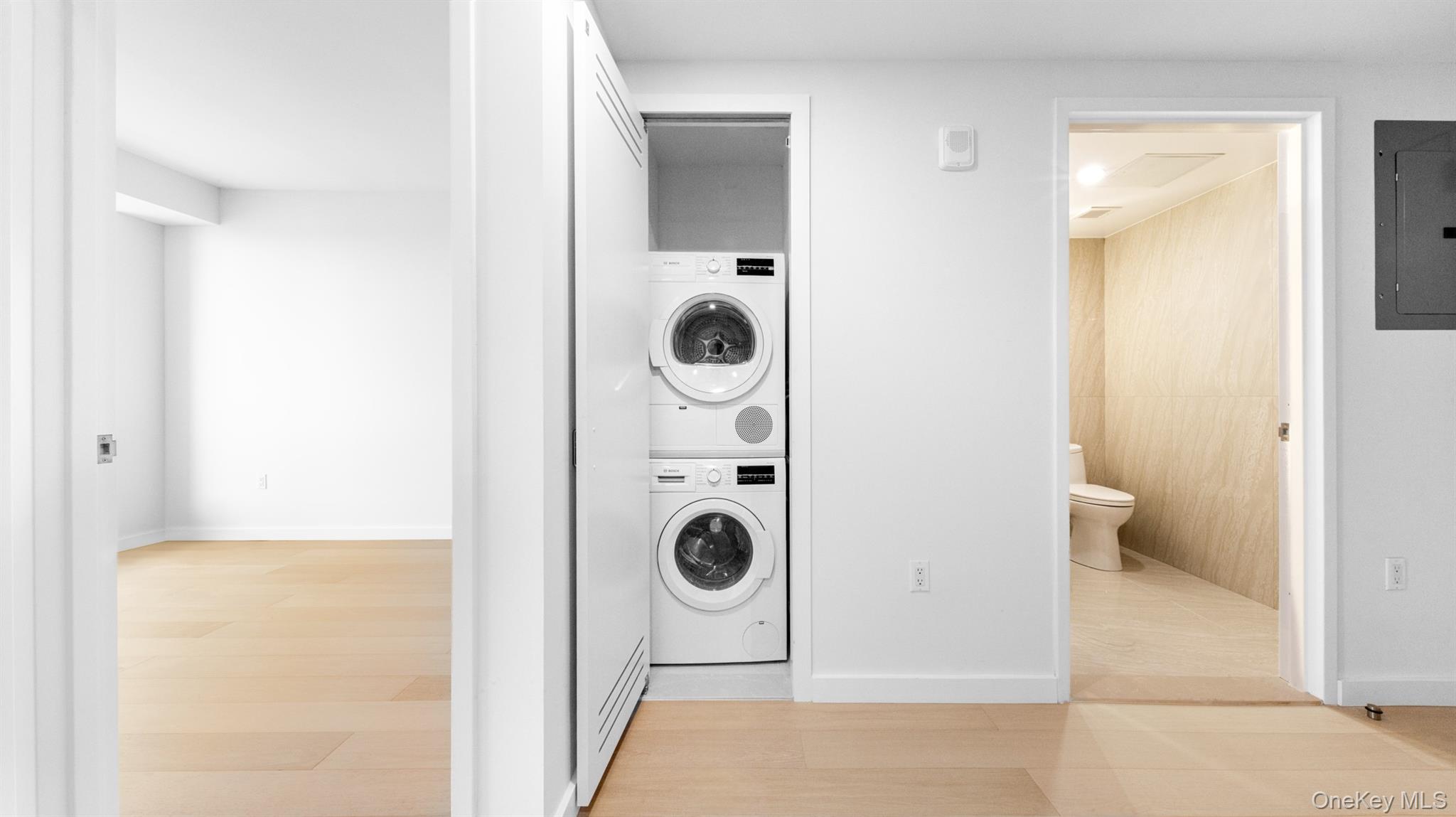 #8 photo, 33-71 Prince Street, फ्लशिंग Flushing , NY 11354