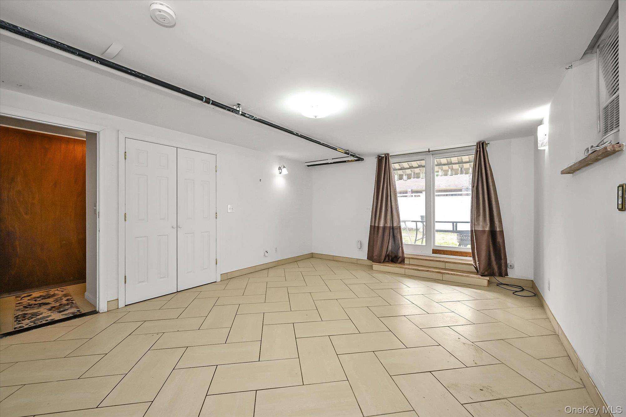 #10 photo, 53-08 193rd Street, Куинс ‖ Fresh Meadows , NY 11365