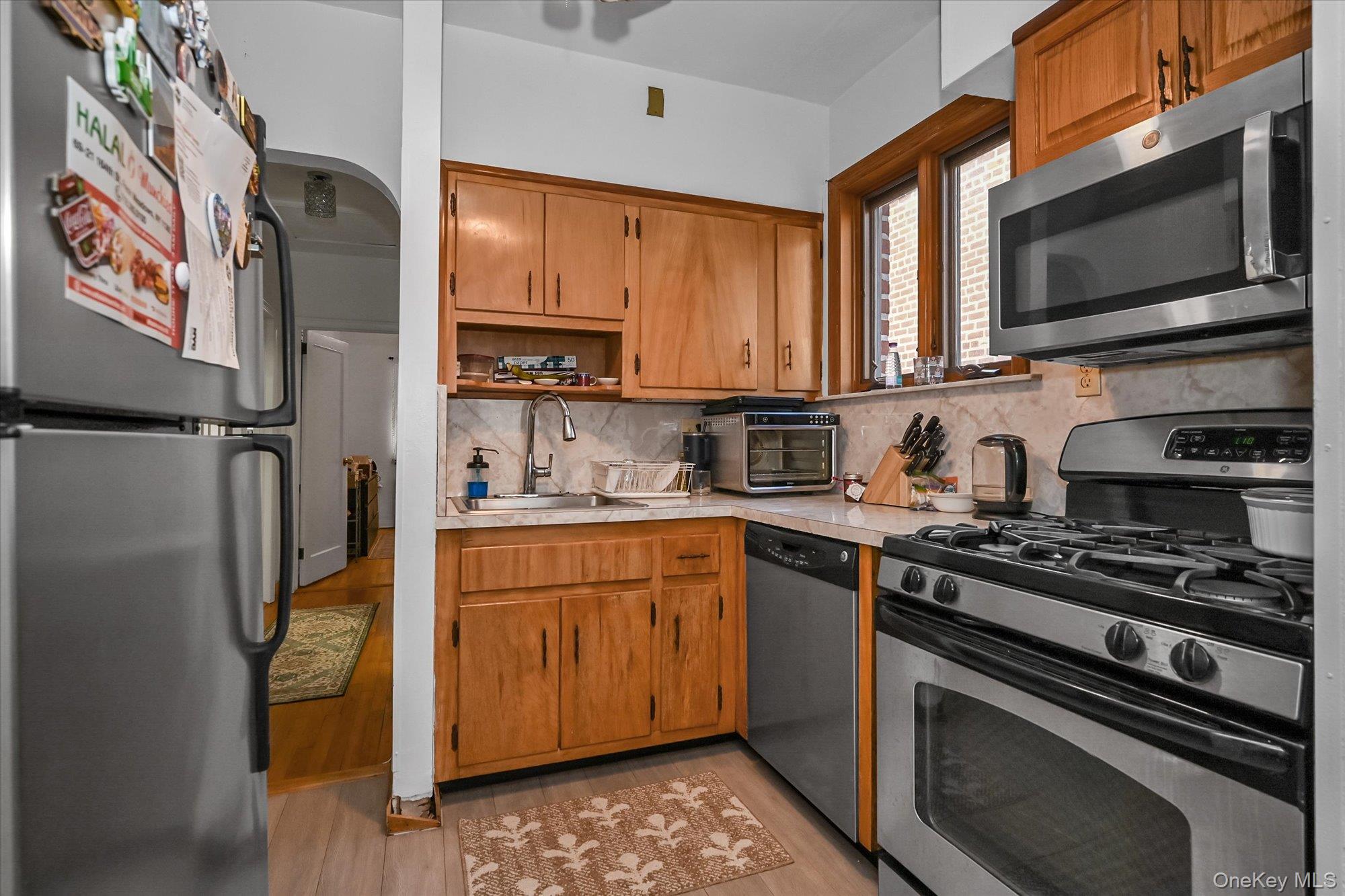 #6 photo, 53-08 193rd Street, Куинс ‖ Fresh Meadows , NY 11365