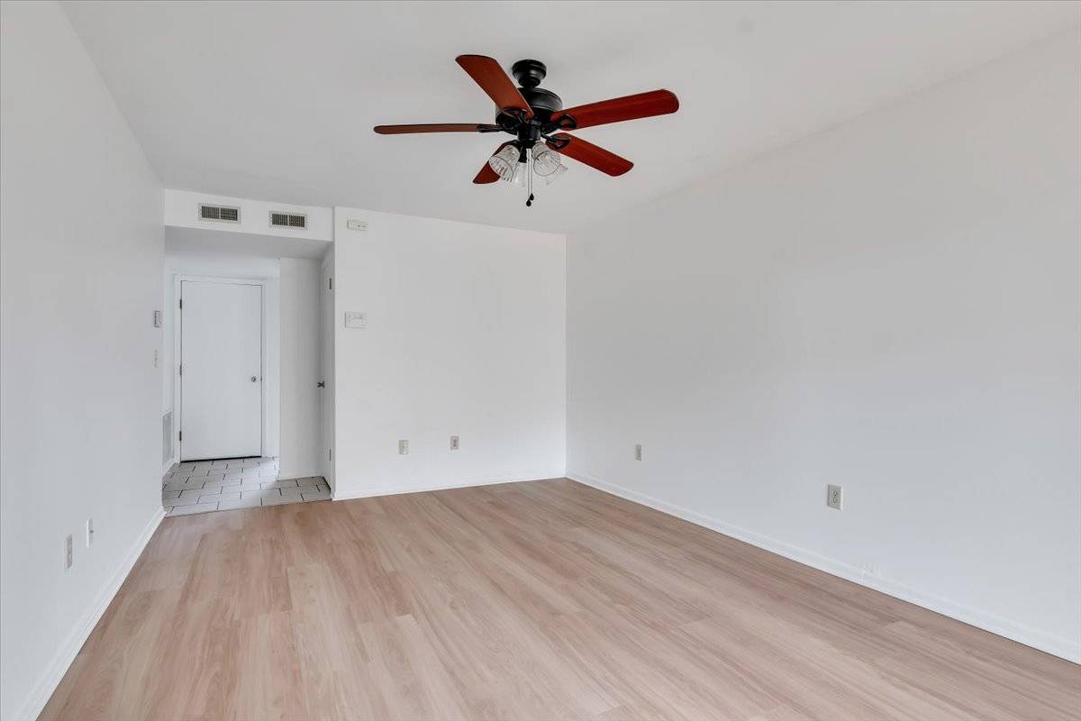 #12 photo, 20 Heartwood  Court, 纽约州 Clifton Park , NY 12065