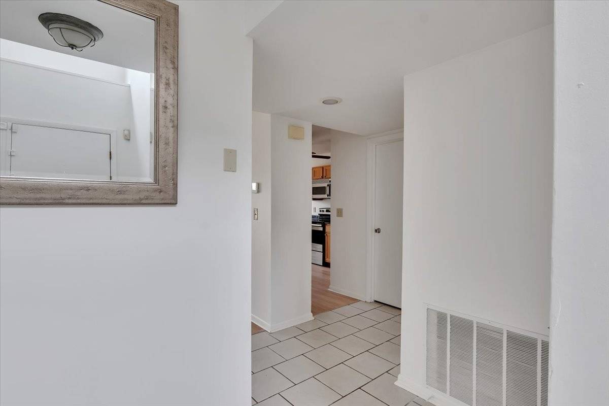 #7 photo, 20 Heartwood  Court, 纽约州 Clifton Park , NY 12065