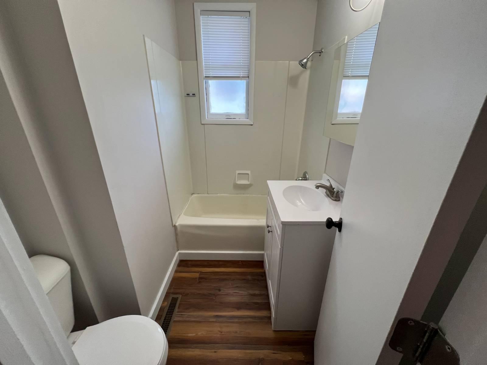 #8 photo, 1084 Wendell Avenue, #1, Schenectady , NY 12308