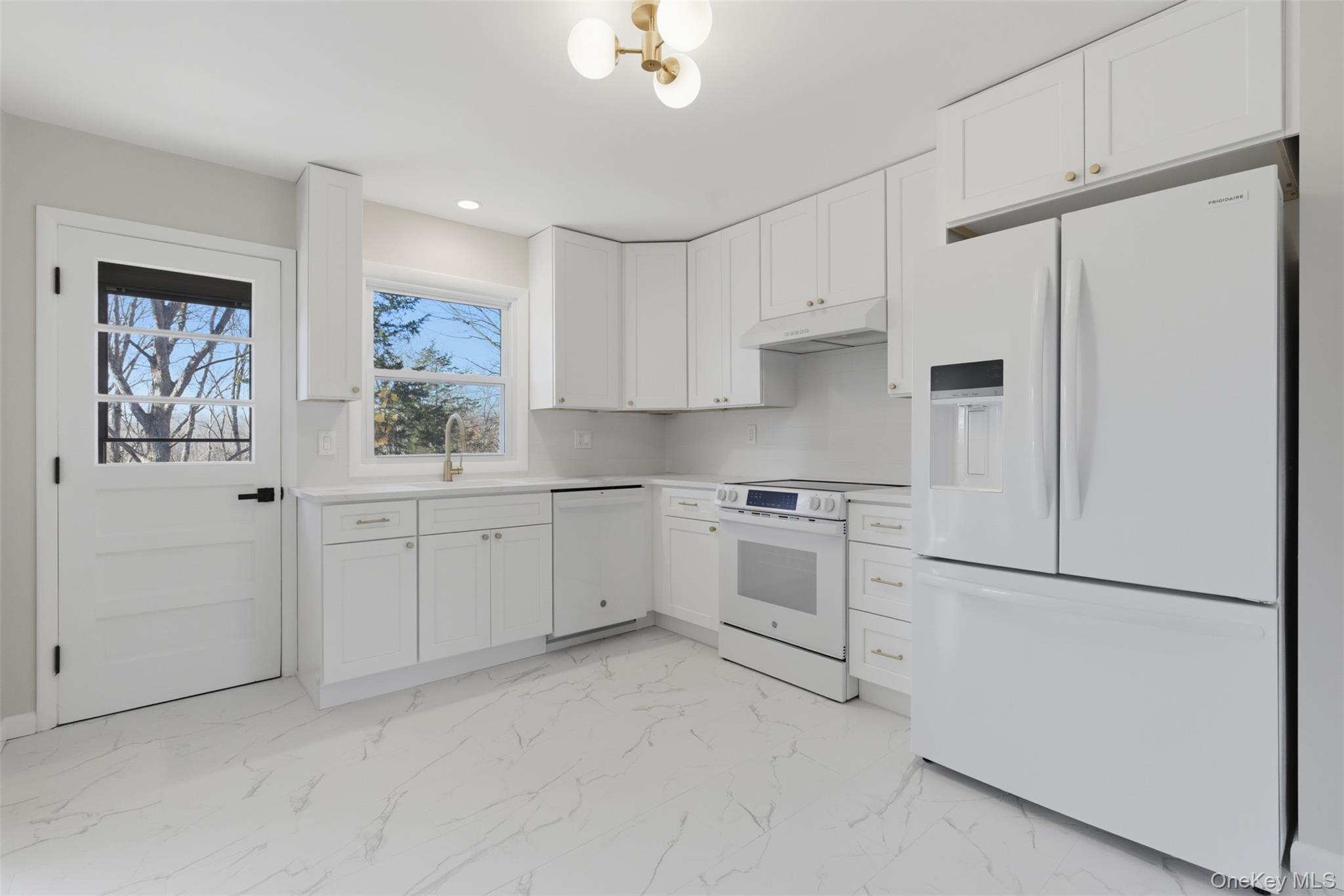 #13 photo, 52 All Angels Hill Road, 纽约州 Wappingers Falls , NY 12590