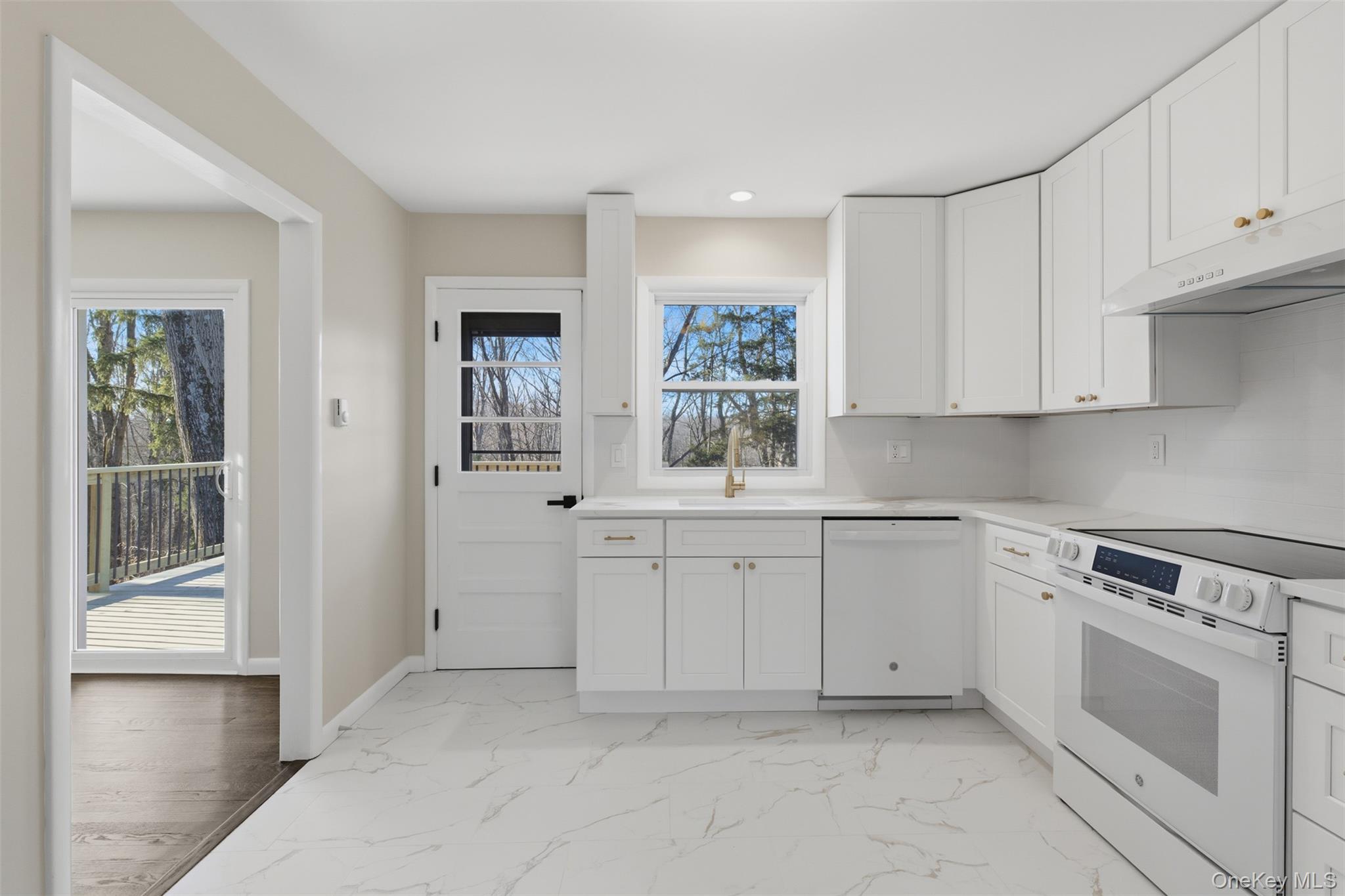 #14 photo, 52 All Angels Hill Road, 纽约州 Wappingers Falls , NY 12590