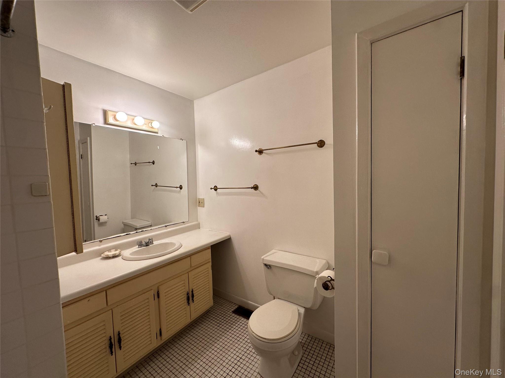 #20 photo, 165 Ulster Avenue, Saugerties , NY 12477