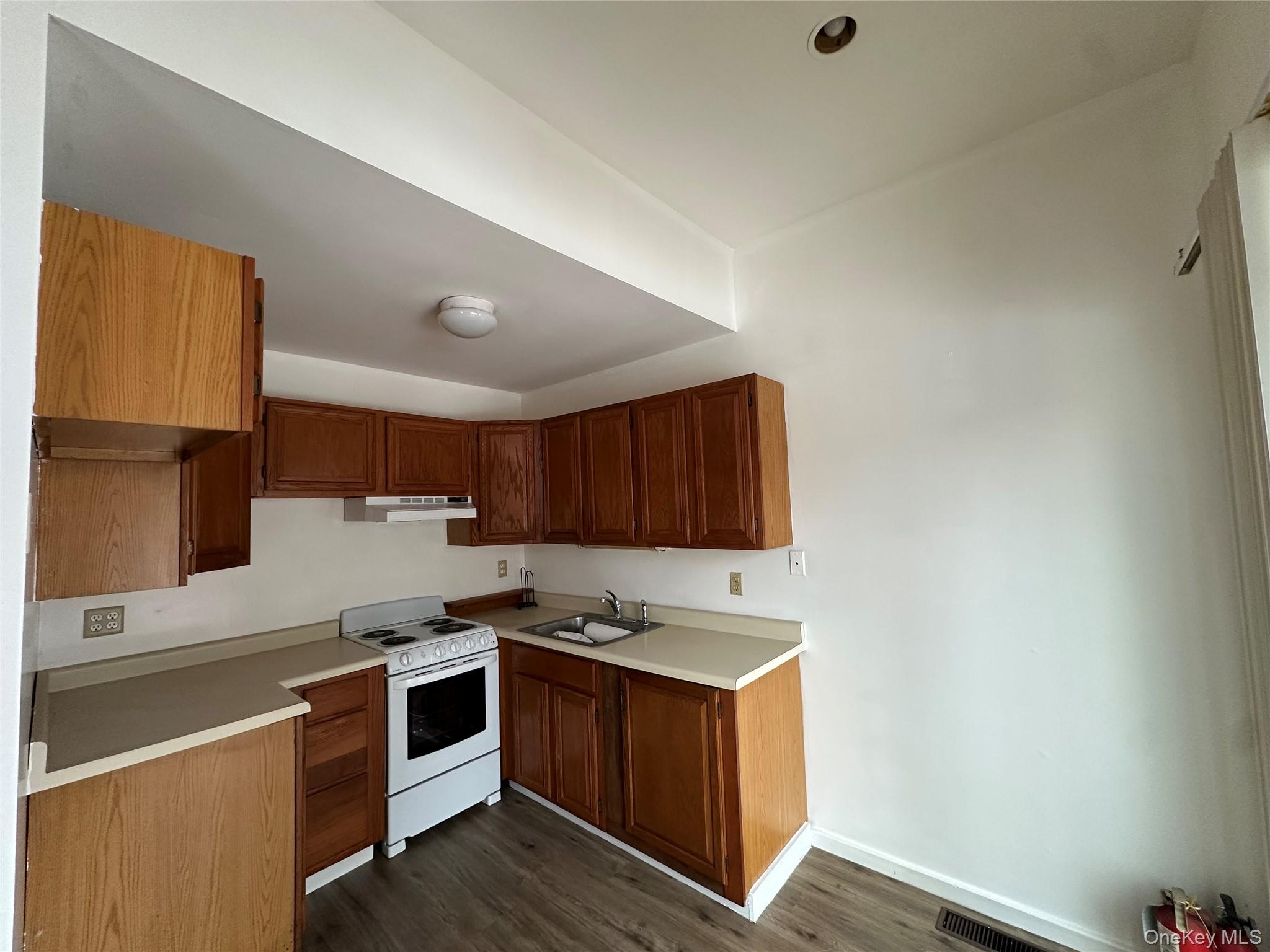 #9 photo, 165 Ulster Avenue, Saugerties , NY 12477