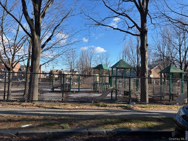 #12 photo, 50 Huber Place, Yonkers , NY 10704