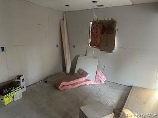 #2 photo, 926 Hawkins Avenue, Саффолк ‖ Lake Grove , NY 11755