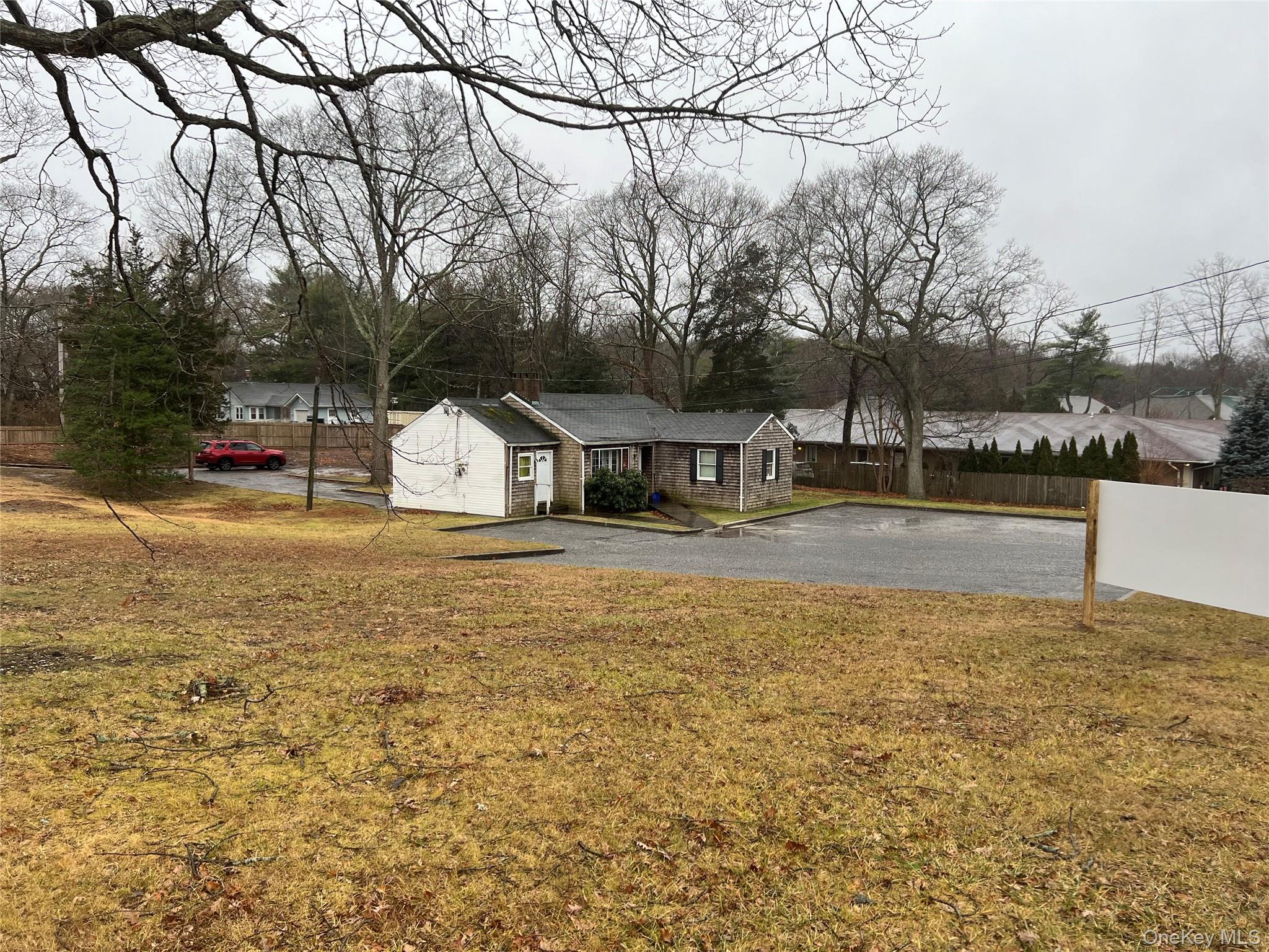 #1 photo, 4 New lane/ Middle Country Rd Road, מחוז סאפוק Selden , NY 11784