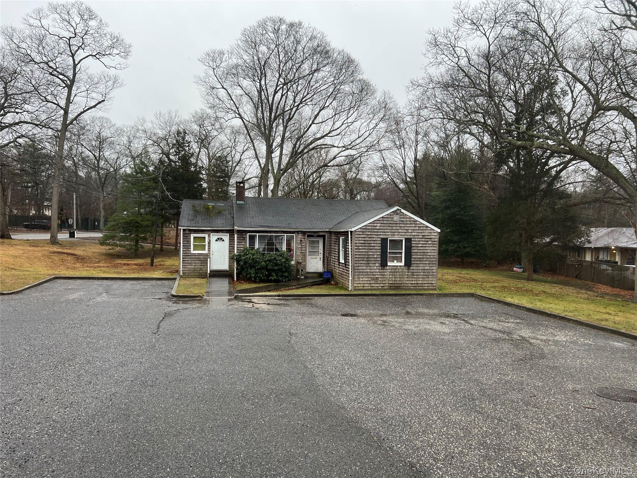 #3 photo, 4 New lane/ Middle Country Rd Road, מחוז סאפוק Selden , NY 11784