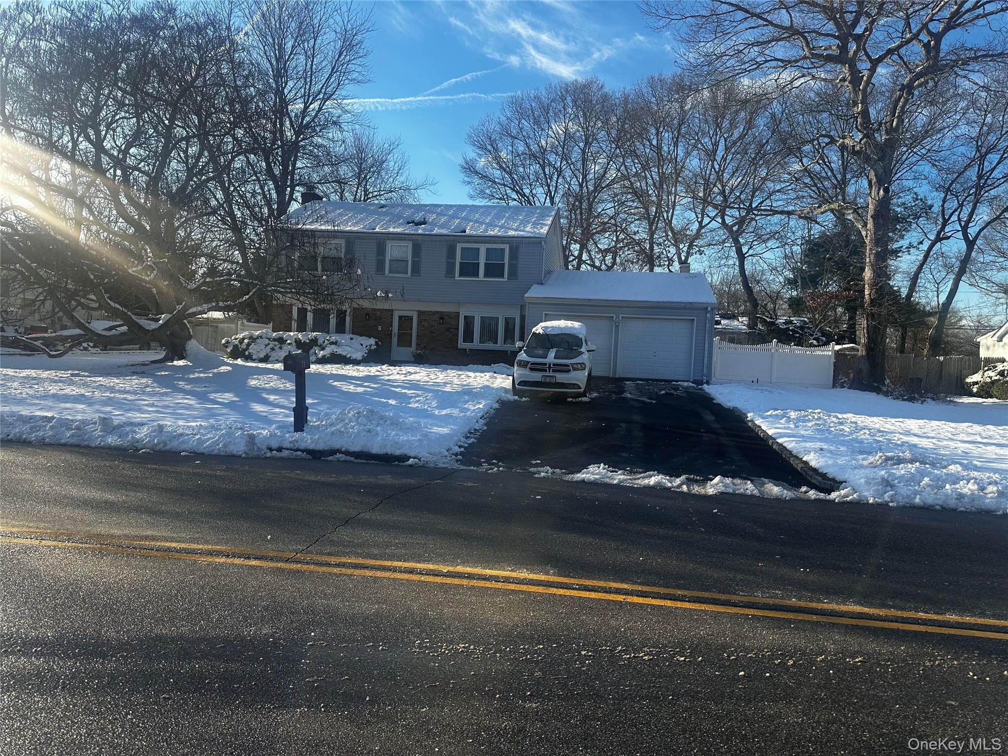 #1 photo, 74 Wedgewood Drive, Саффолк ‖ Brookhaven , NY 11727