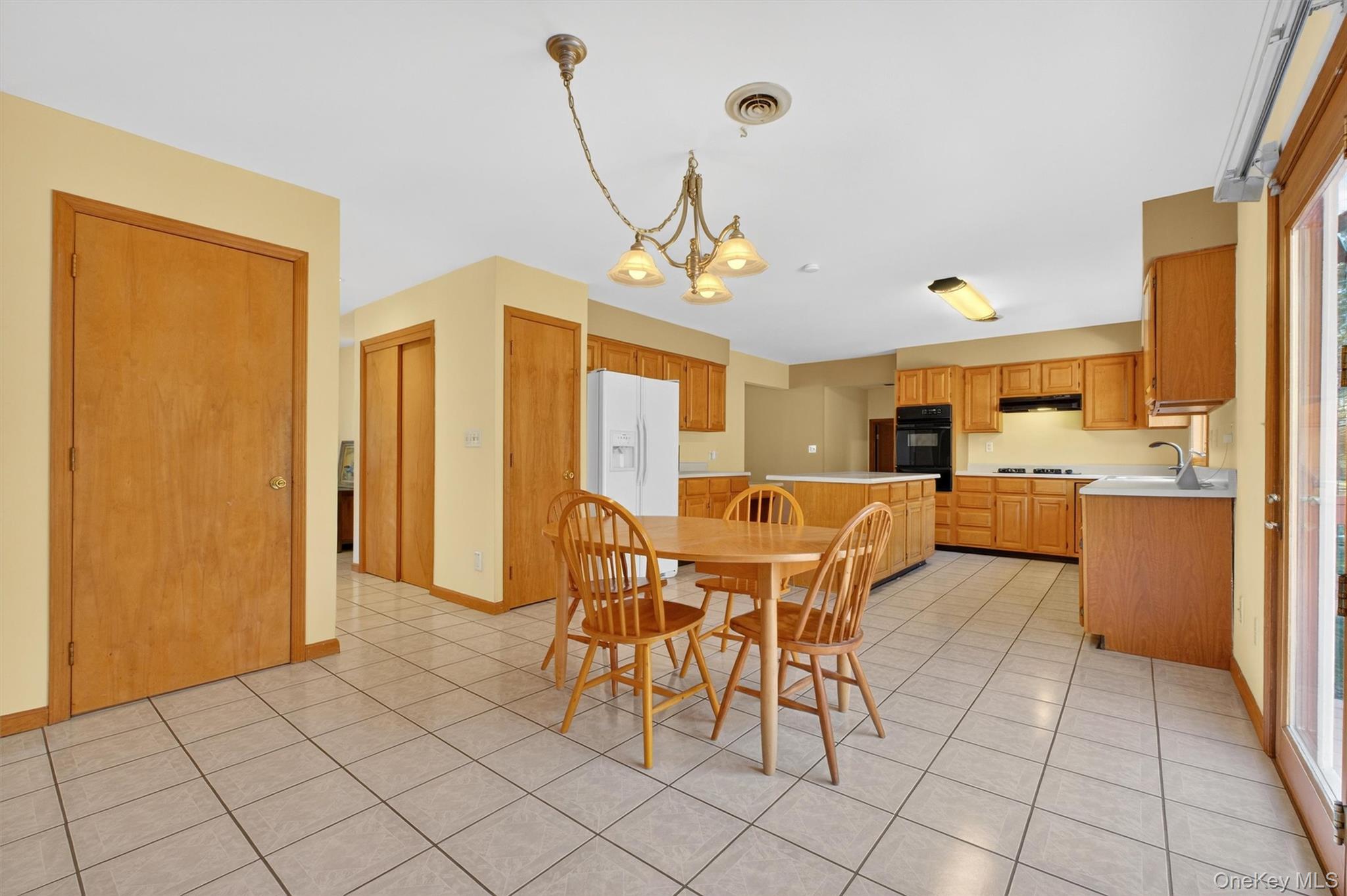 #7 photo, 29 Deer Brook Drive, New Windsor , NY 12553