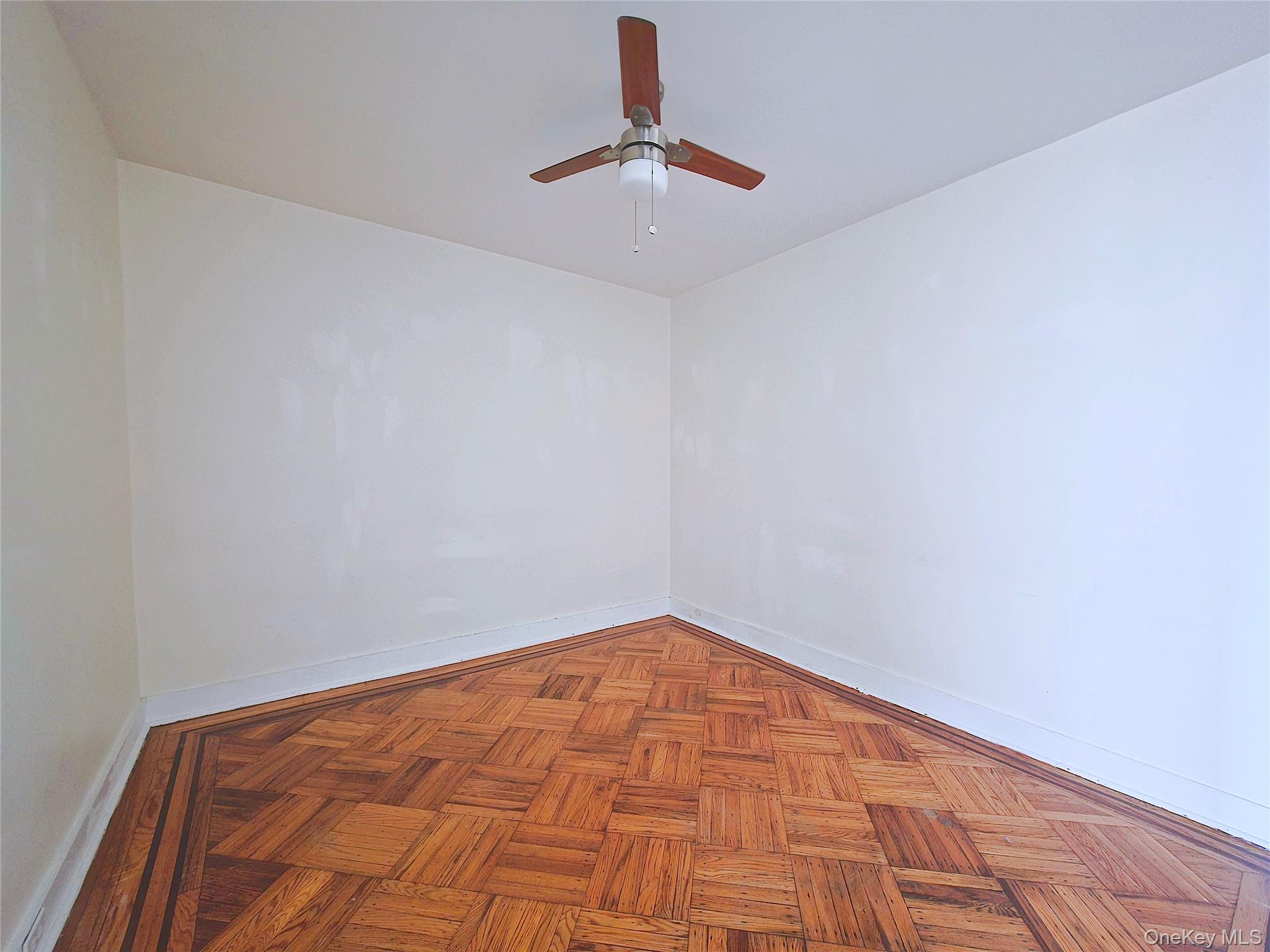 #13 photo, 60-48 80th Avenue, Glendale , NY 11385