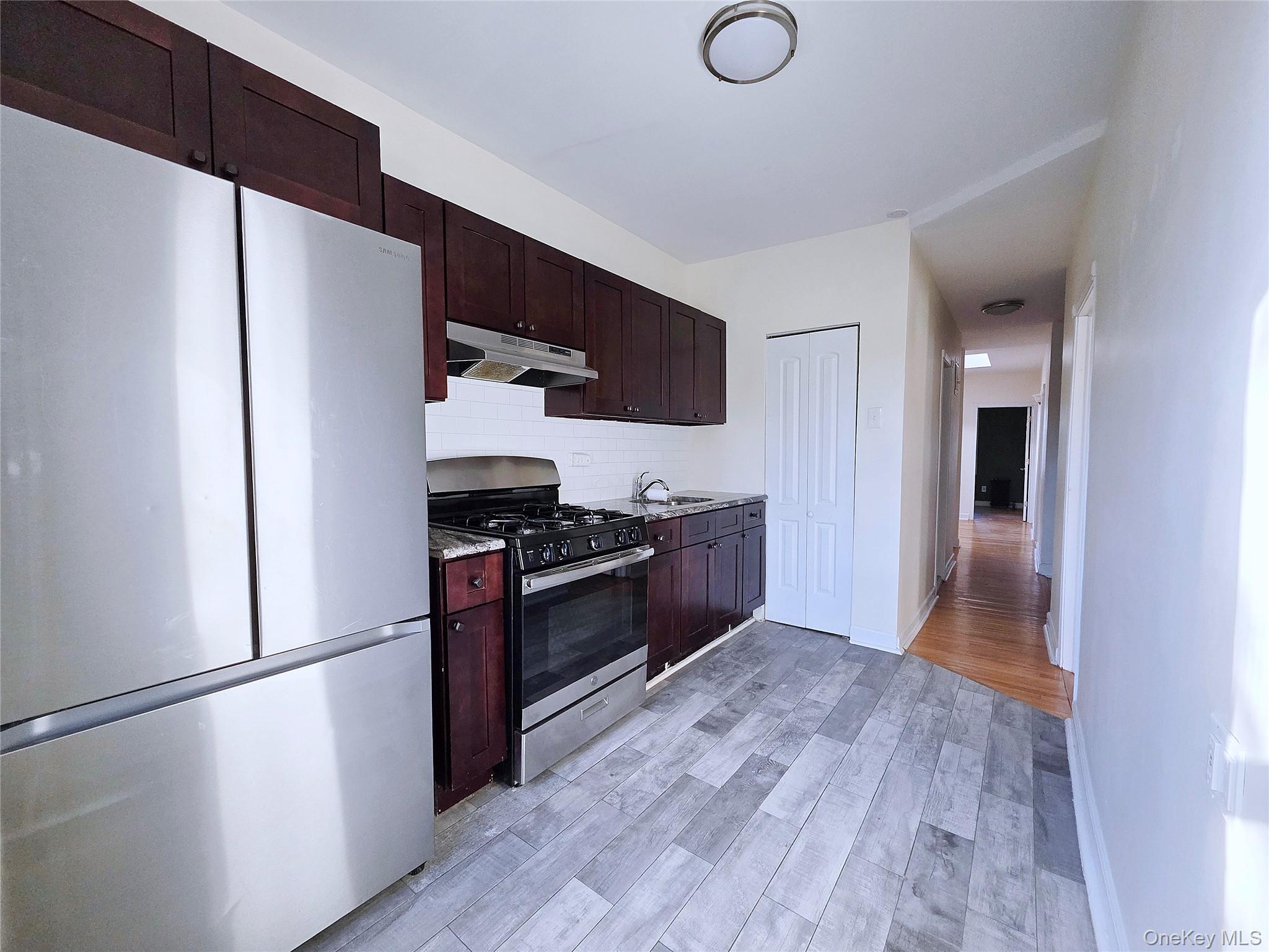 #18 photo, 60-48 80th Avenue, Glendale , NY 11385