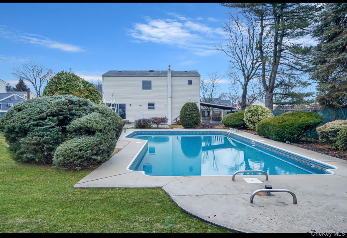 #6 photo, 39 2nd Place, سوفولك Central Islip , NY 11722