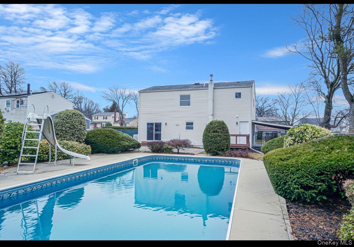 #7 photo, 39 2nd Place, سوفولك Central Islip , NY 11722