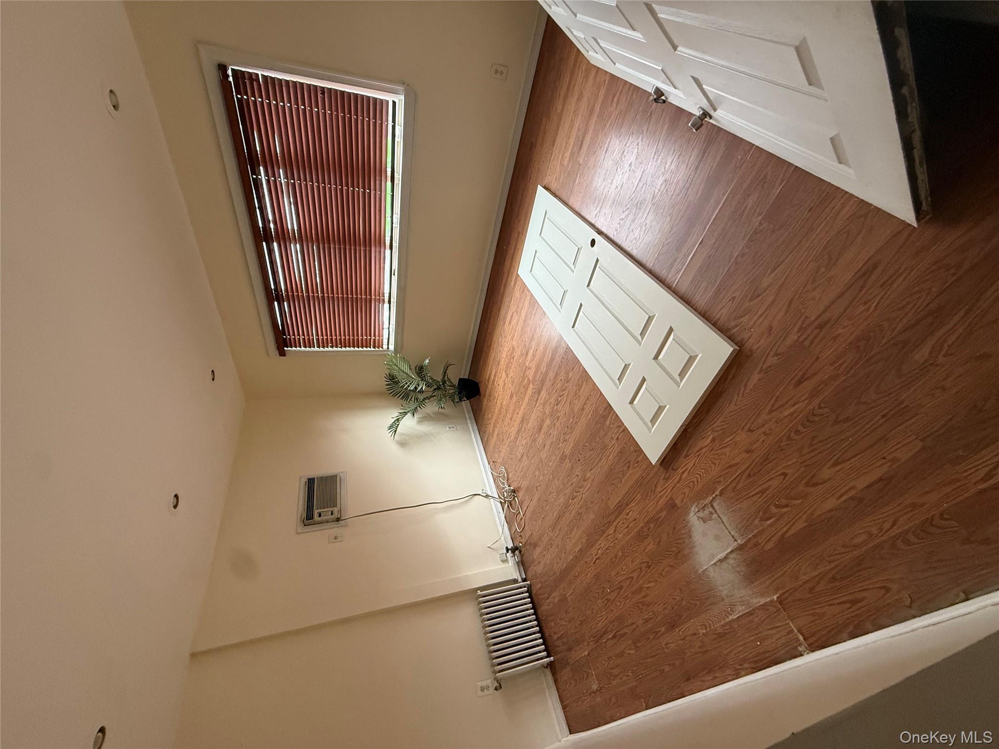 #3 photo, 46-20 190 Street, Куинс ‖ Flushing , NY 11358