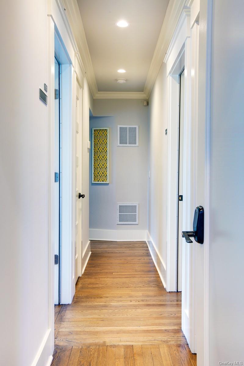 #5 photo, 21 E 2nd Street, Riverhead , NY 11901