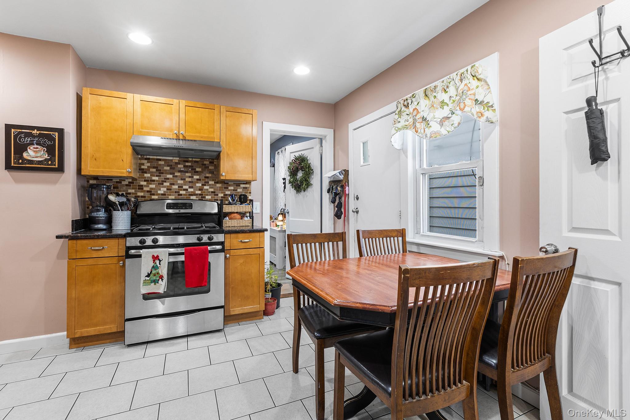 #2 photo, 42 Warren Street, New Rochelle , NY 10801