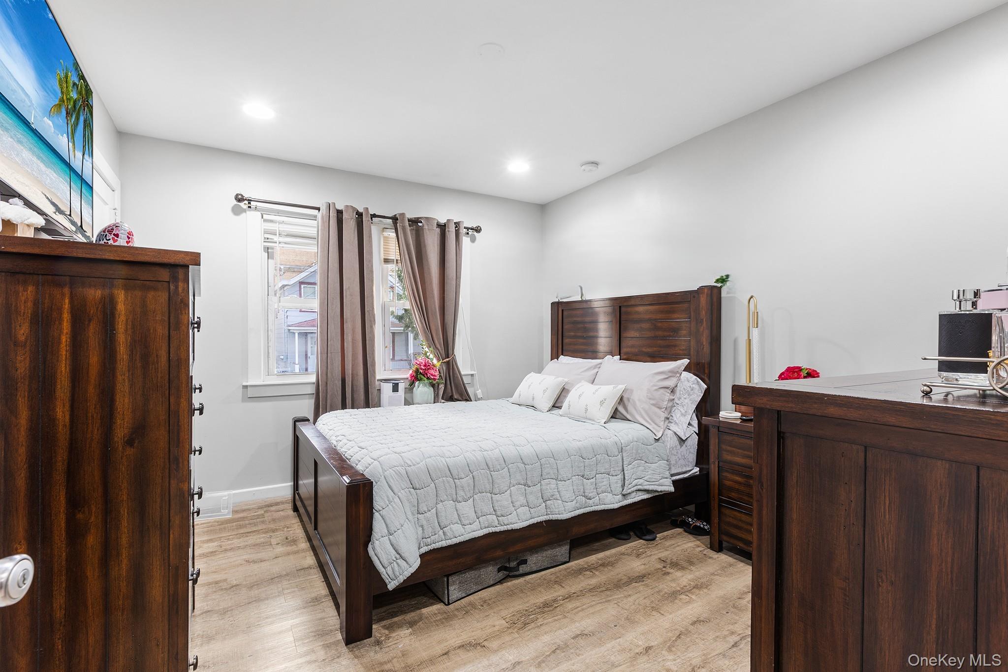 #6 photo, 42 Warren Street, New Rochelle , NY 10801