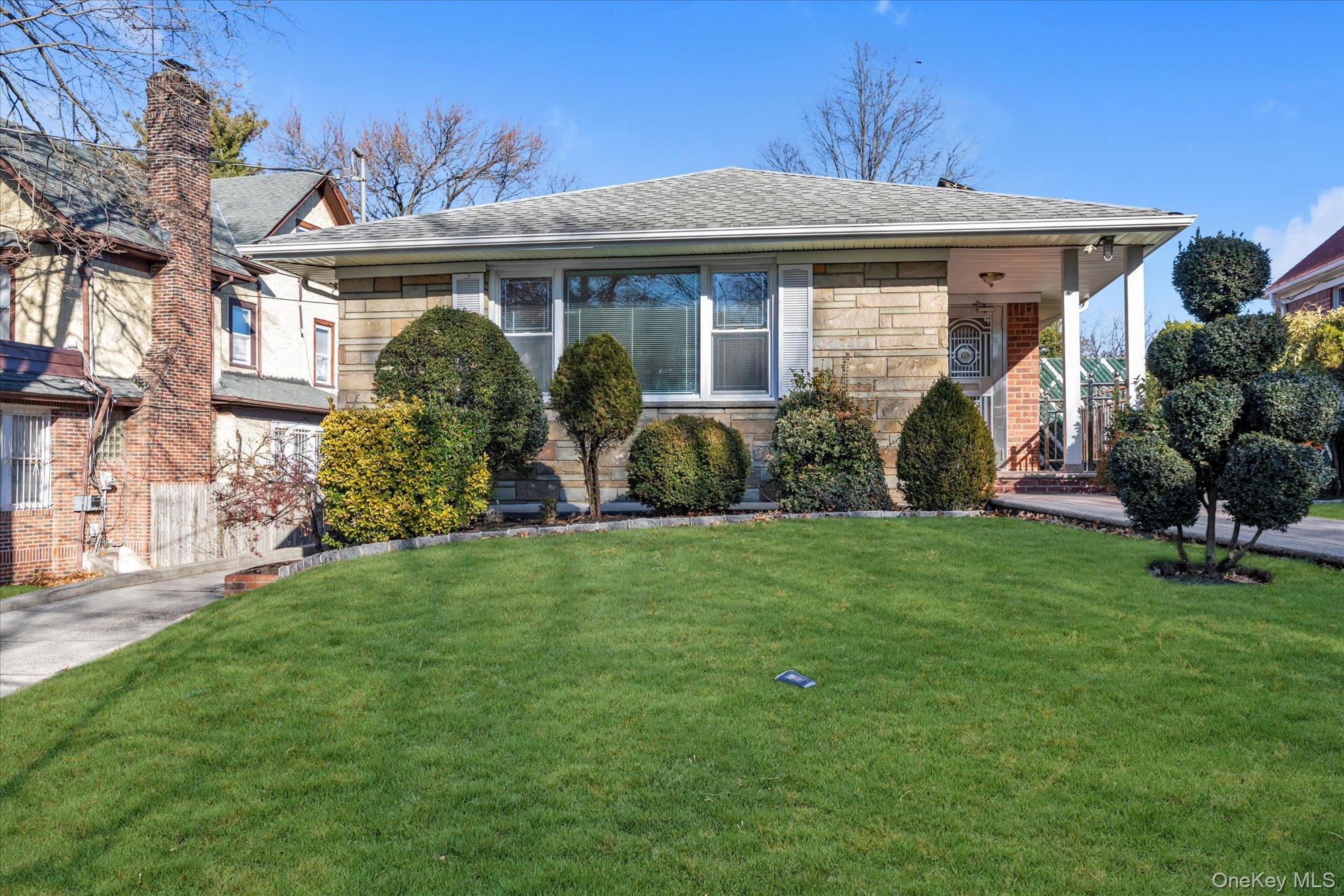 #1 photo, 8443 Kendrick Place, कुईंस Jamaica Estates , NY 11432