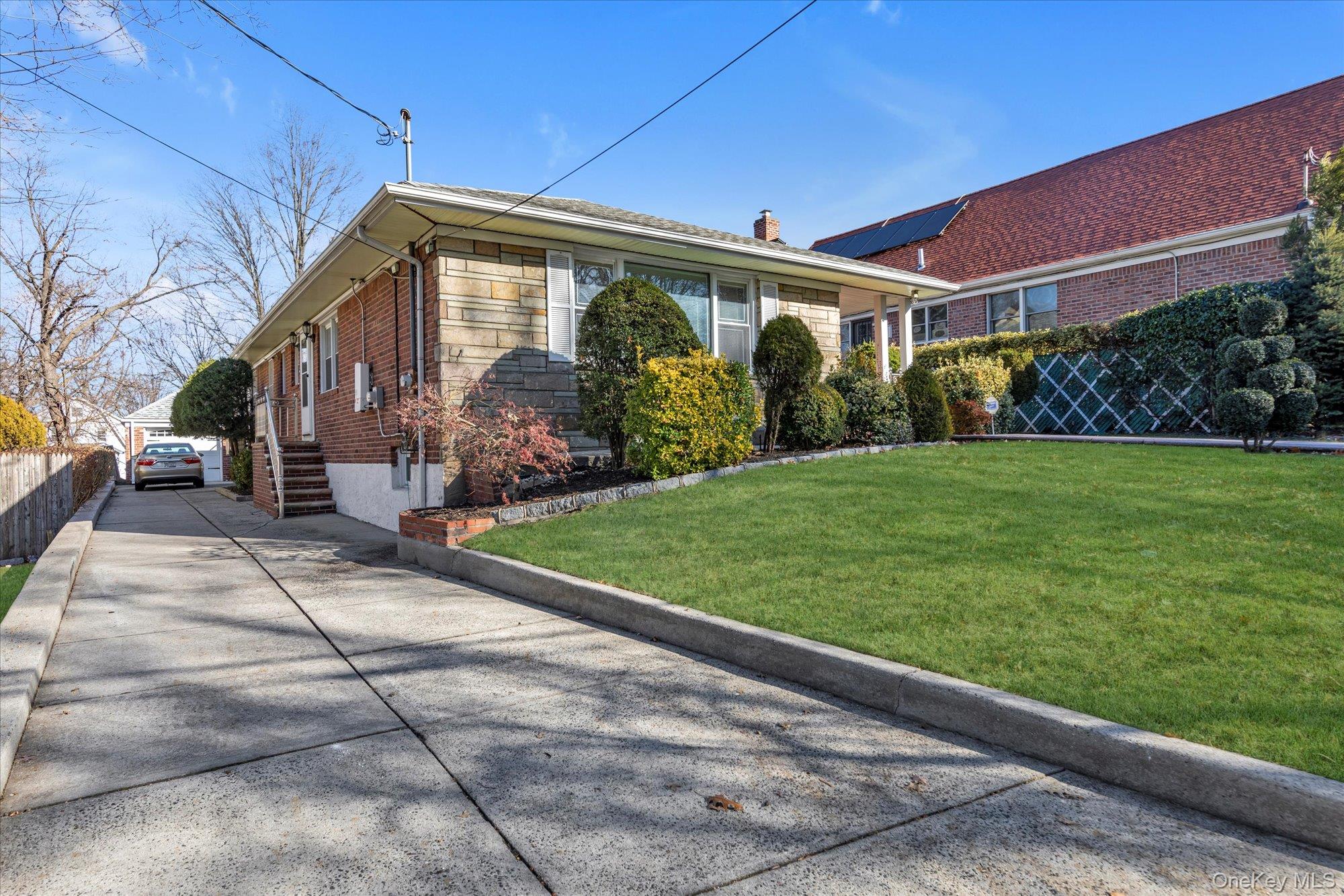 #2 photo, 8443 Kendrick Place, कुईंस Jamaica Estates , NY 11432