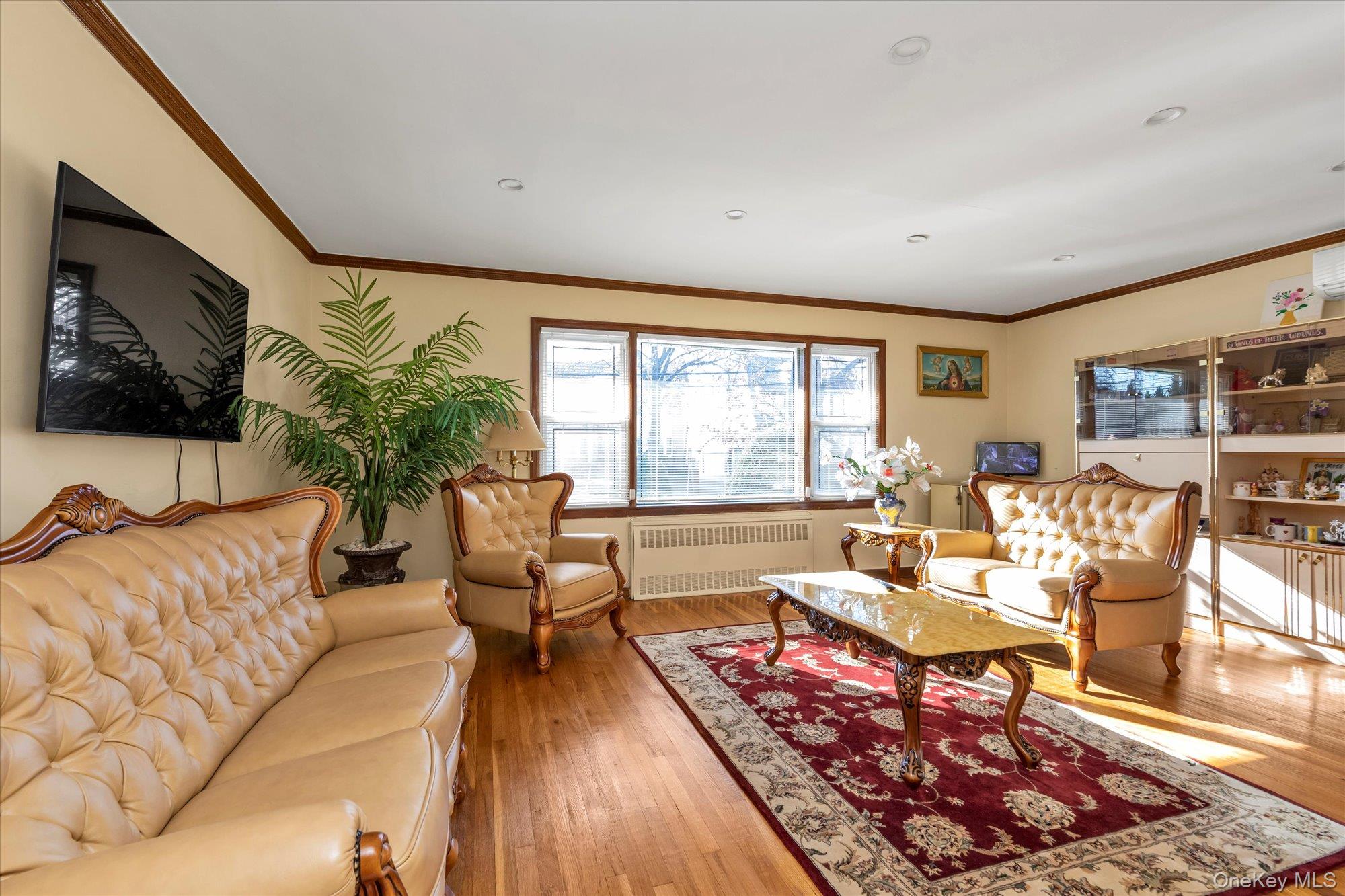 #3 photo, 8443 Kendrick Place, कुईंस Jamaica Estates , NY 11432