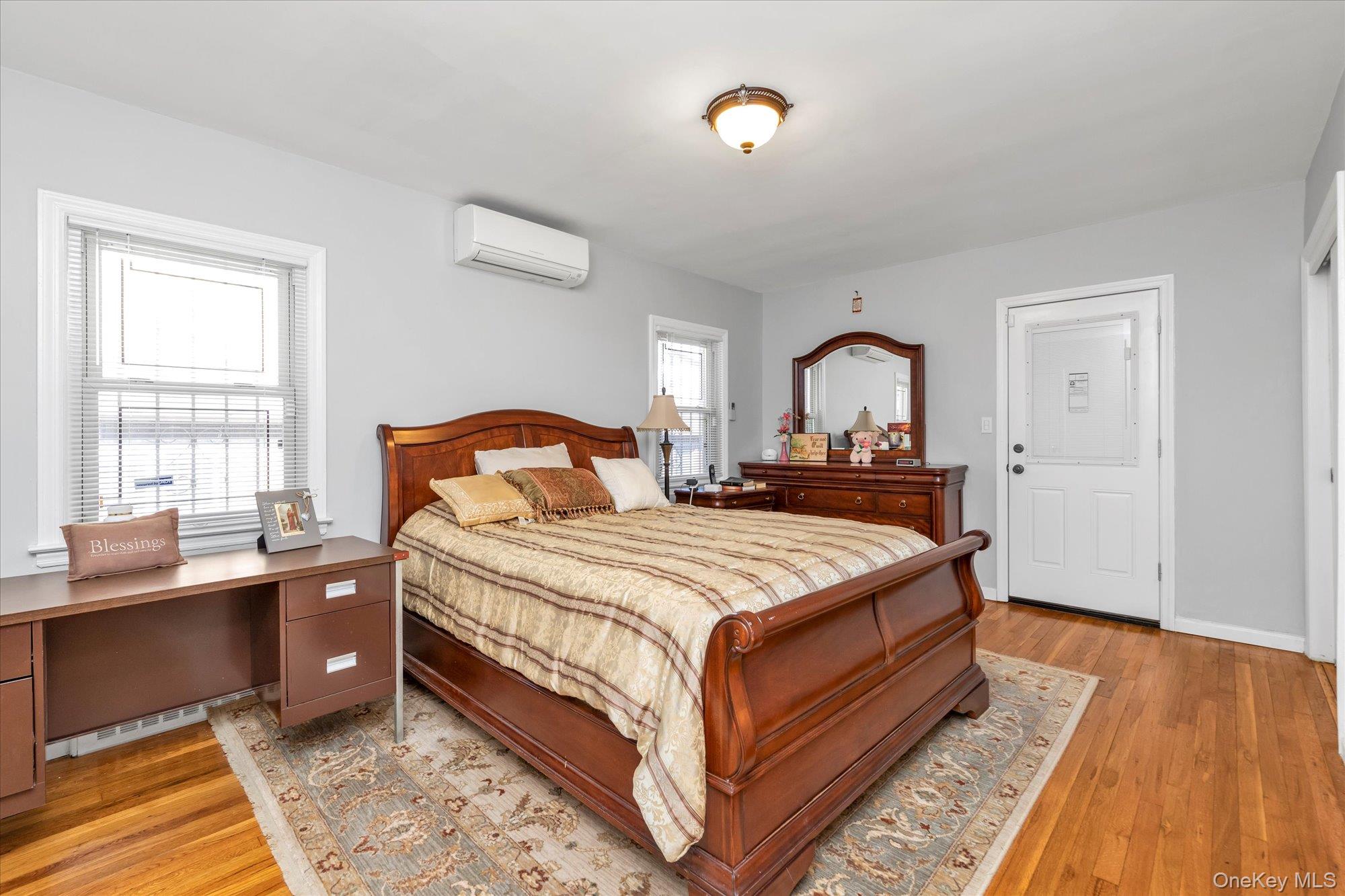 #9 photo, 8443 Kendrick Place, कुईंस Jamaica Estates , NY 11432