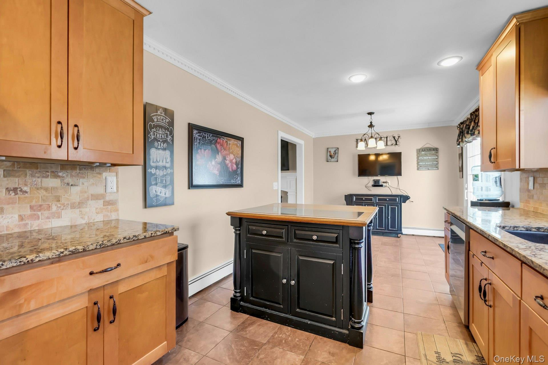 #10 photo, 358 Rider Avenue, מחוז סאפוק Patchogue , NY 11772