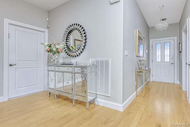 #4 photo, 9 Westminster Way, Pomona , NY 10970