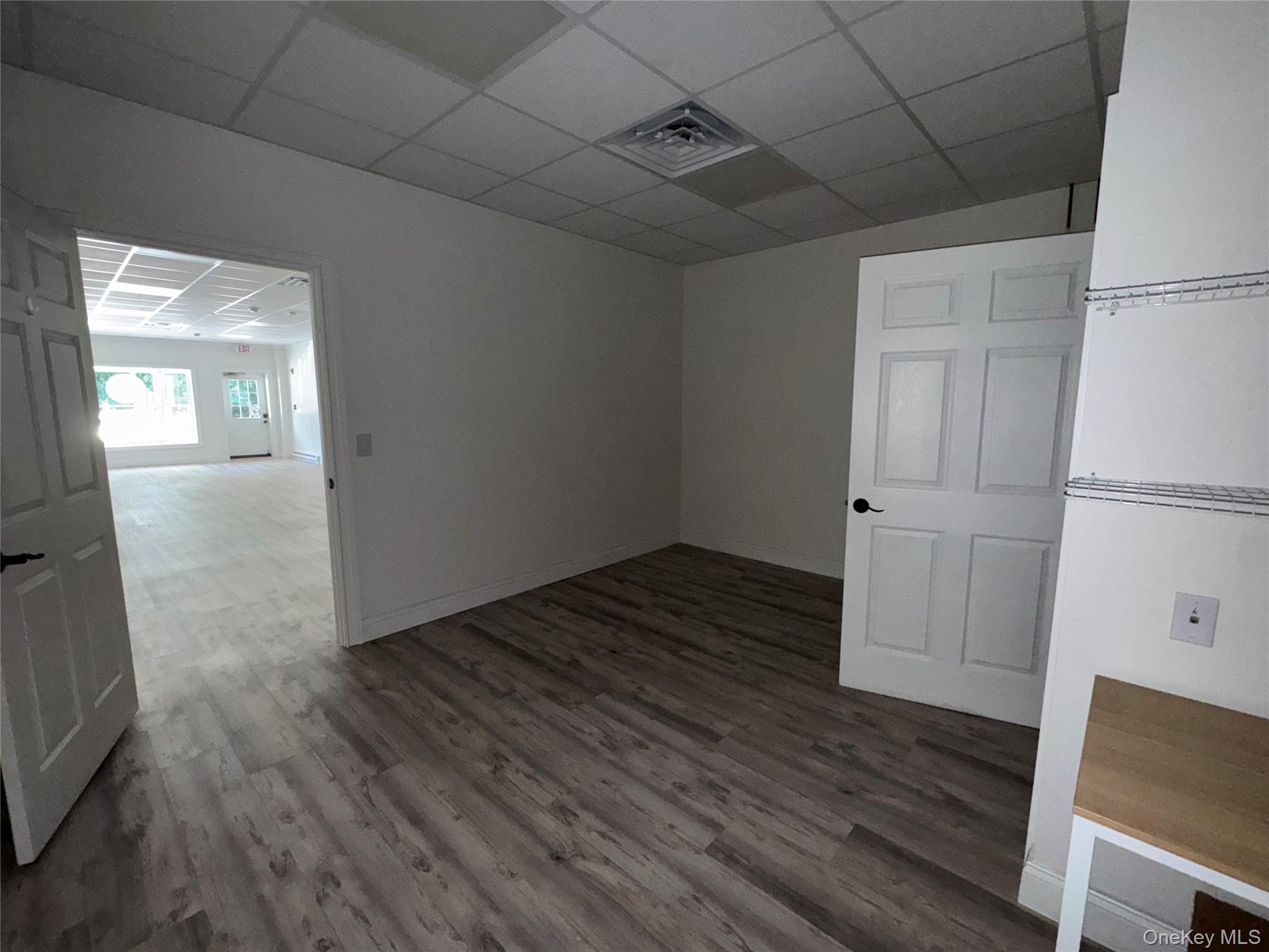 #10 photo, 176 N Country Road, מחוז סאפוק Mount Sinai , NY 11766