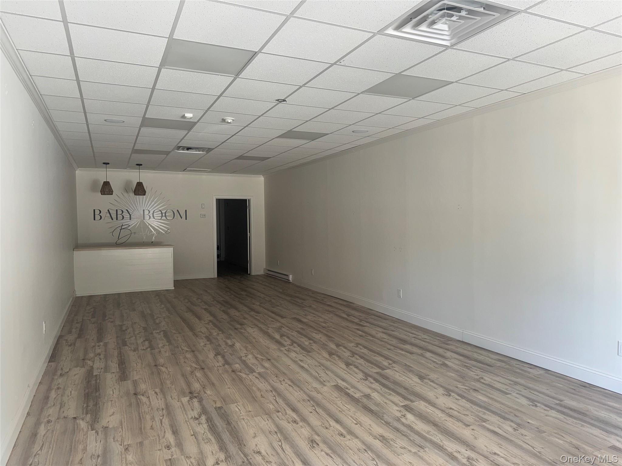 #5 photo, 176 N Country Road, מחוז סאפוק Mount Sinai , NY 11766